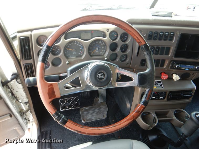 image for item DM3897 2007 Mack CHN613  dump truck