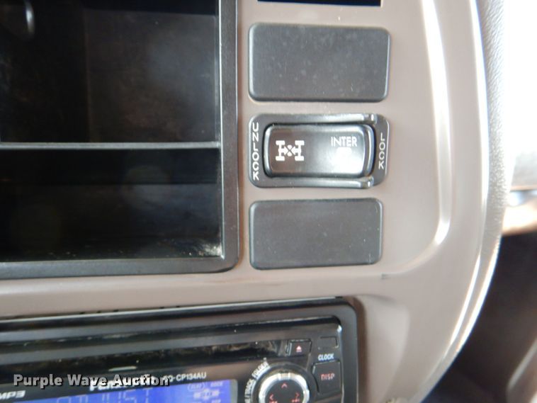 image for item DM3897 2007 Mack CHN613  dump truck