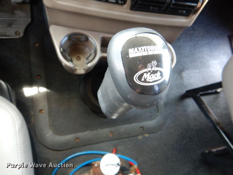 image for item DM3897 2007 Mack CHN613  dump truck