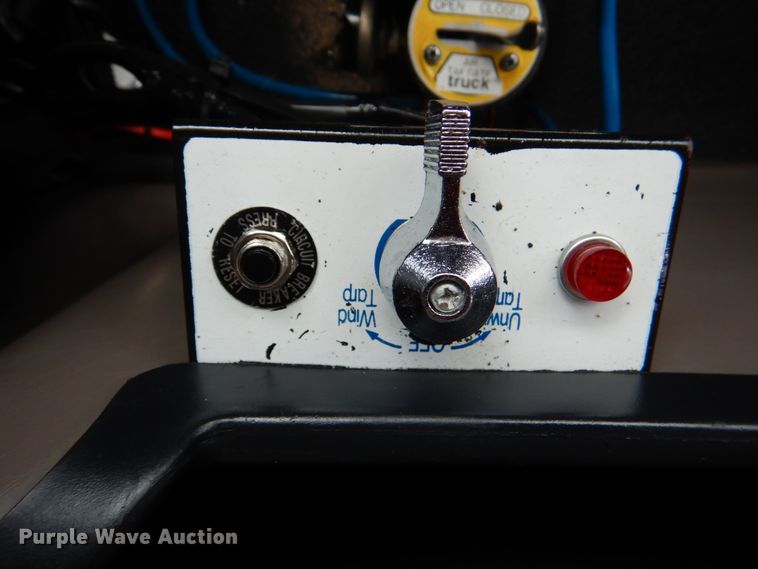 image for item DM3897 2007 Mack CHN613  dump truck