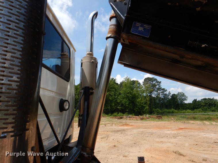 image for item DM3897 2007 Mack CHN613  dump truck