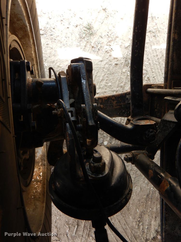 image for item DM3897 2007 Mack CHN613  dump truck