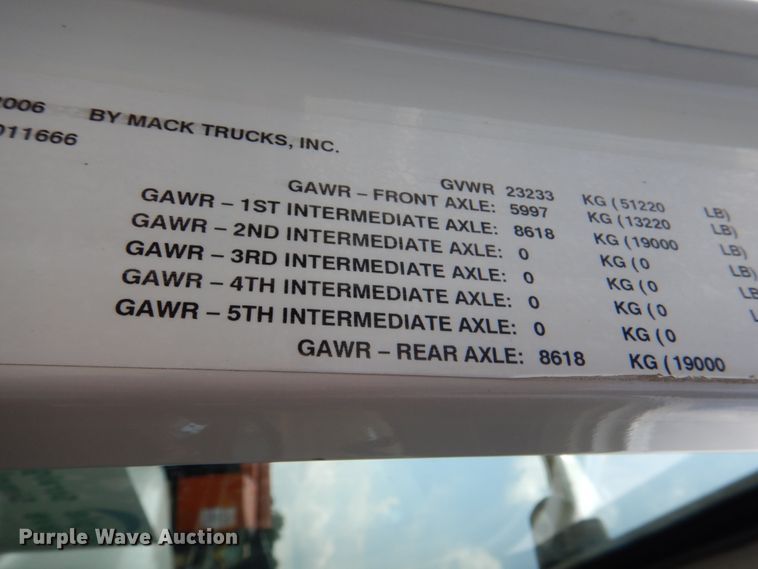 image for item DM3897 2007 Mack CHN613  dump truck