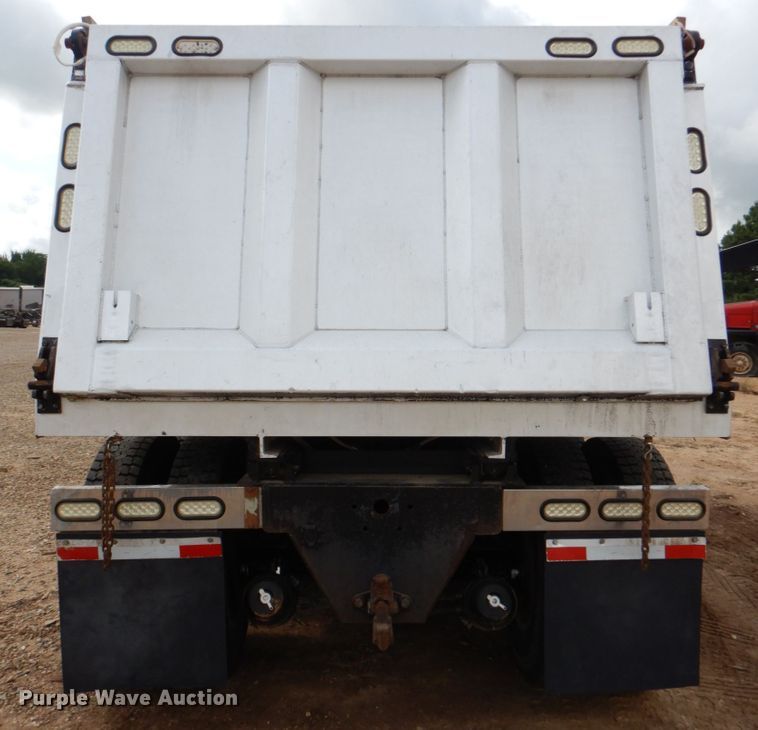 image for item DM3899 2004 International 7400  dump truck