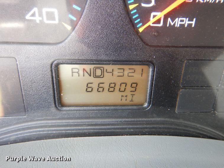 image for item DM3899 2004 International 7400  dump truck