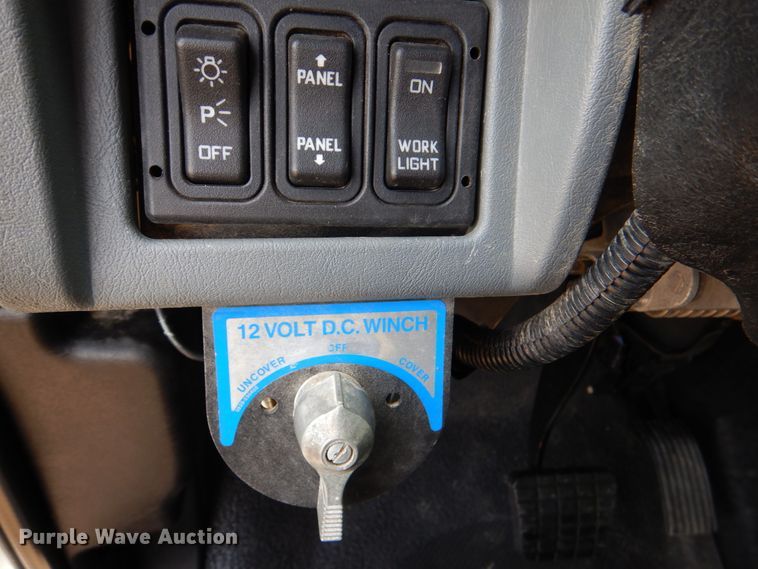 image for item DM3899 2004 International 7400  dump truck