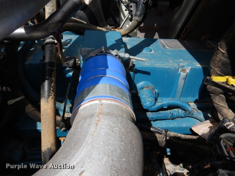 image for item DM3899 2004 International 7400  dump truck