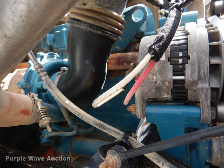 image for item DM3899 2004 International 7400  dump truck