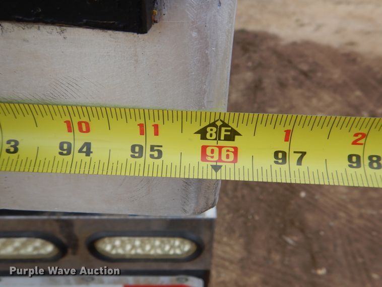 image for item DM3899 2004 International 7400  dump truck