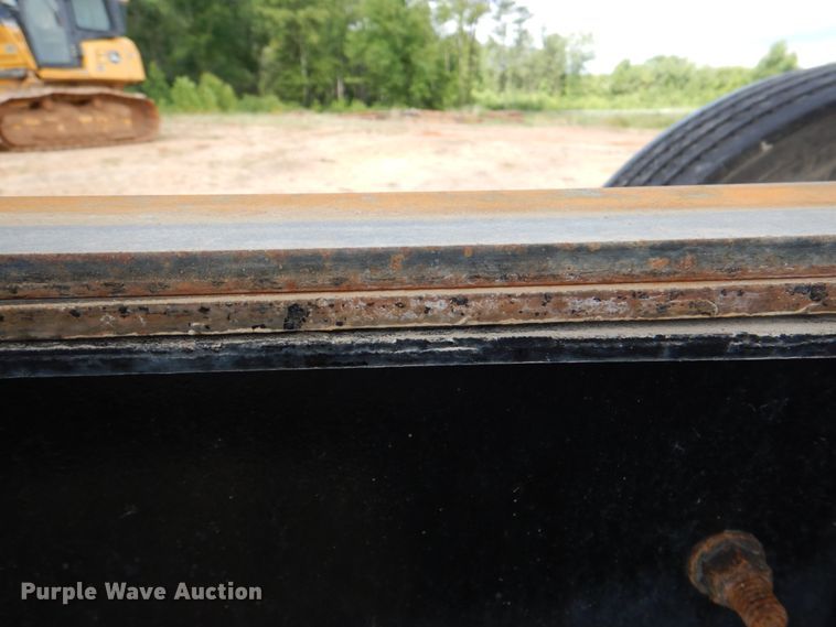 image for item DM3899 2004 International 7400  dump truck