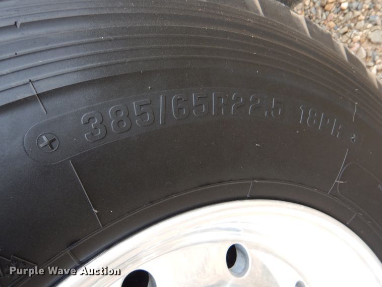 image for item DM3899 2004 International 7400  dump truck