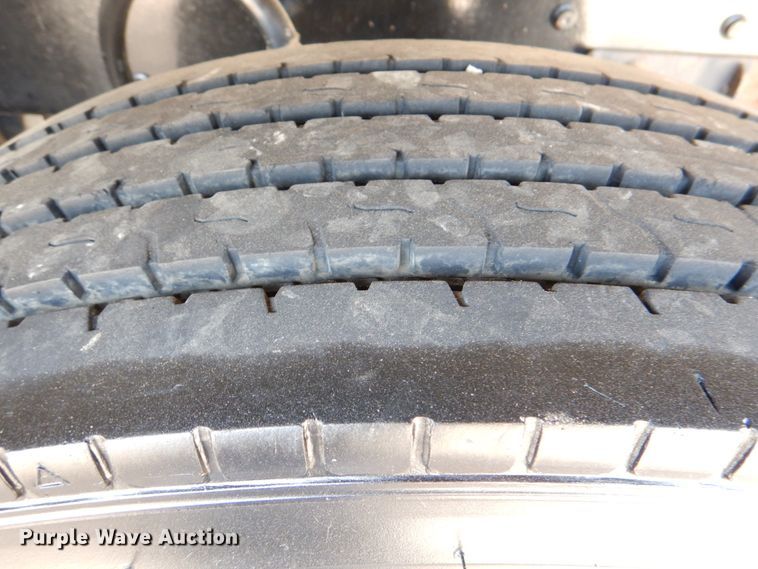 image for item DM3899 2004 International 7400  dump truck