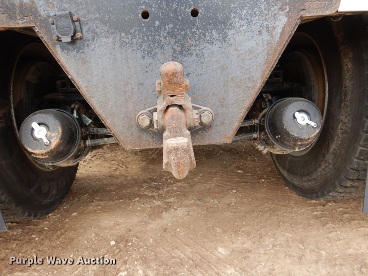 image for item DM3899 2004 International 7400  dump truck