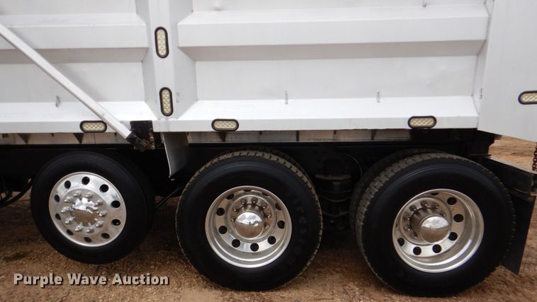 image for item DM3899 2004 International 7400  dump truck