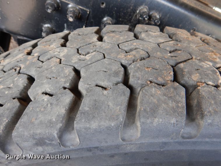 image for item DM3899 2004 International 7400  dump truck