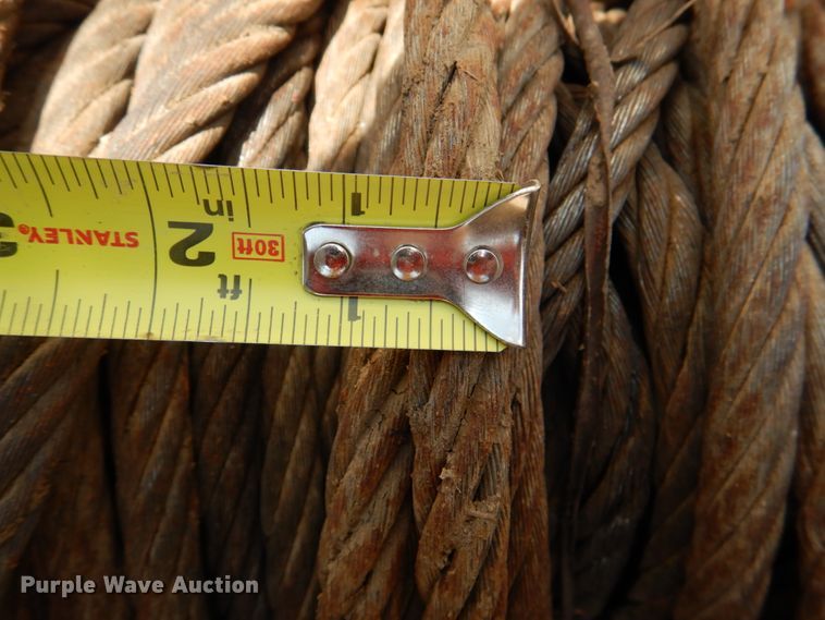 image for item DM3901 2004 International 7400  bucket truck