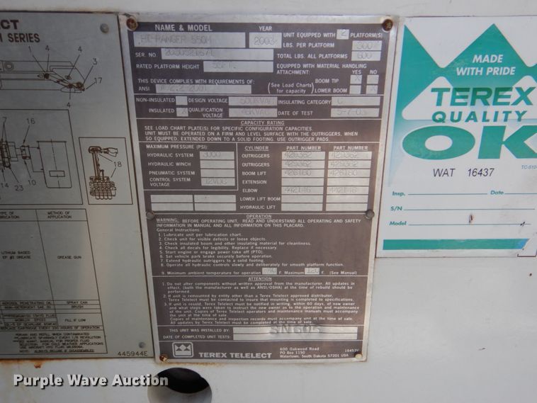 image for item DM3901 2004 International 7400  bucket truck