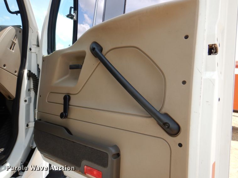 image for item DM3902 2009 Sterling LT9500  crane truck