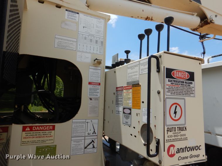 image for item DM3902 2009 Sterling LT9500  crane truck