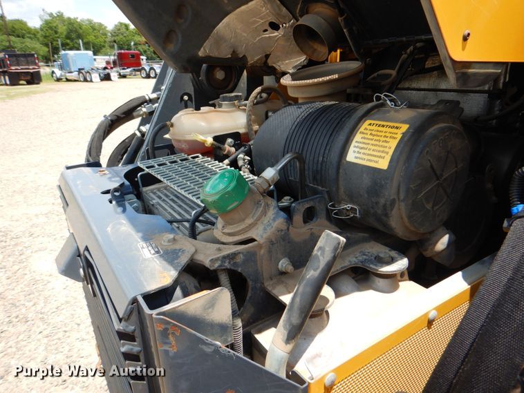 image for item DM3905 2018 John Deere 333G  tracked skid steer loader