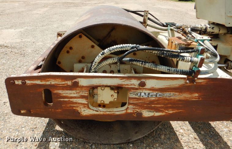 image for item DM3906 1994 Ingersoll Rand SD70D  single drum vibratory roller
