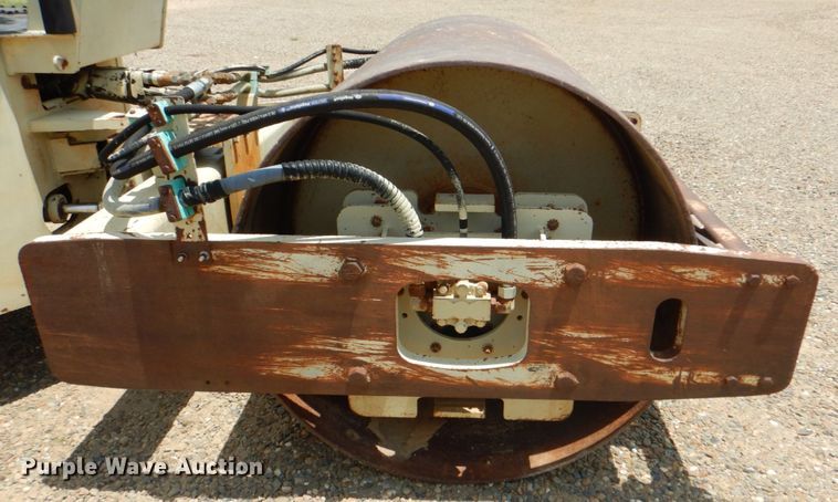 image for item DM3906 1994 Ingersoll Rand SD70D  single drum vibratory roller