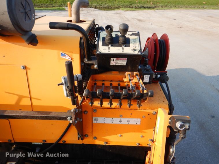 image for item DM3915 LeeBoy 8510D  paver