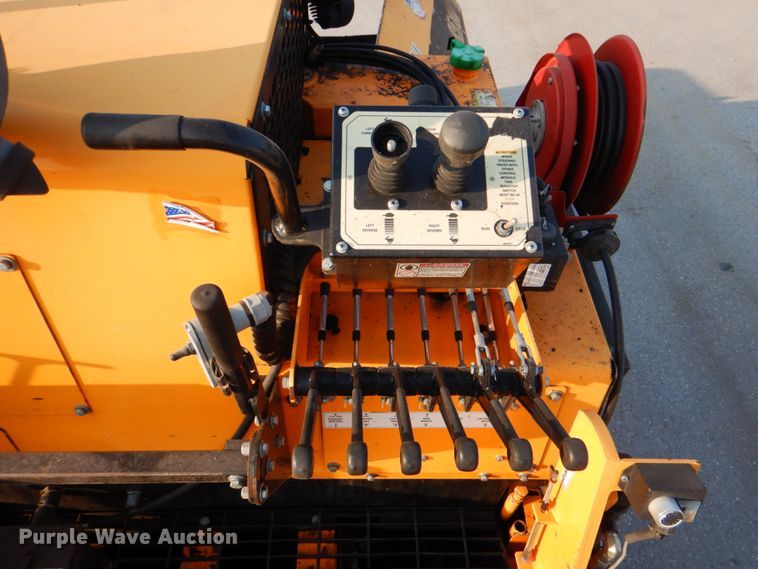 image for item DM3915 LeeBoy 8510D  paver