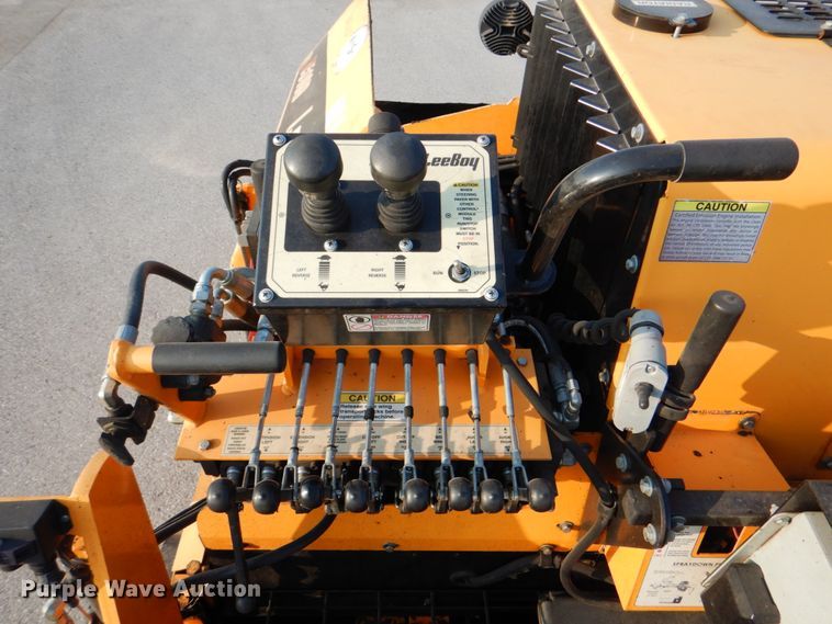 image for item DM3915 LeeBoy 8510D  paver