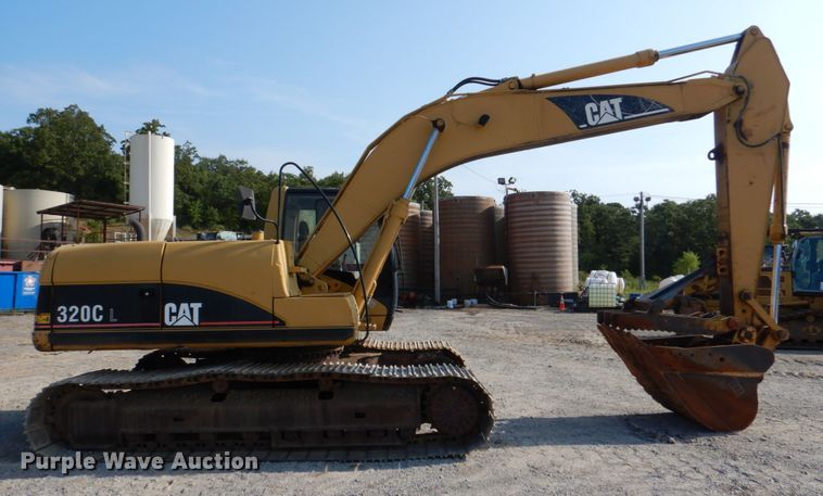image for item DM3933 2006 Caterpillar 320CL  excavator