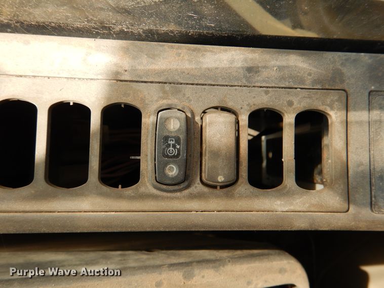 image for item DM3933 2006 Caterpillar 320CL  excavator