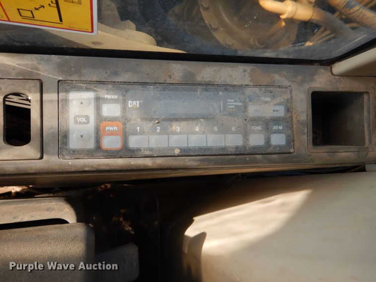 image for item DM3933 2006 Caterpillar 320CL  excavator