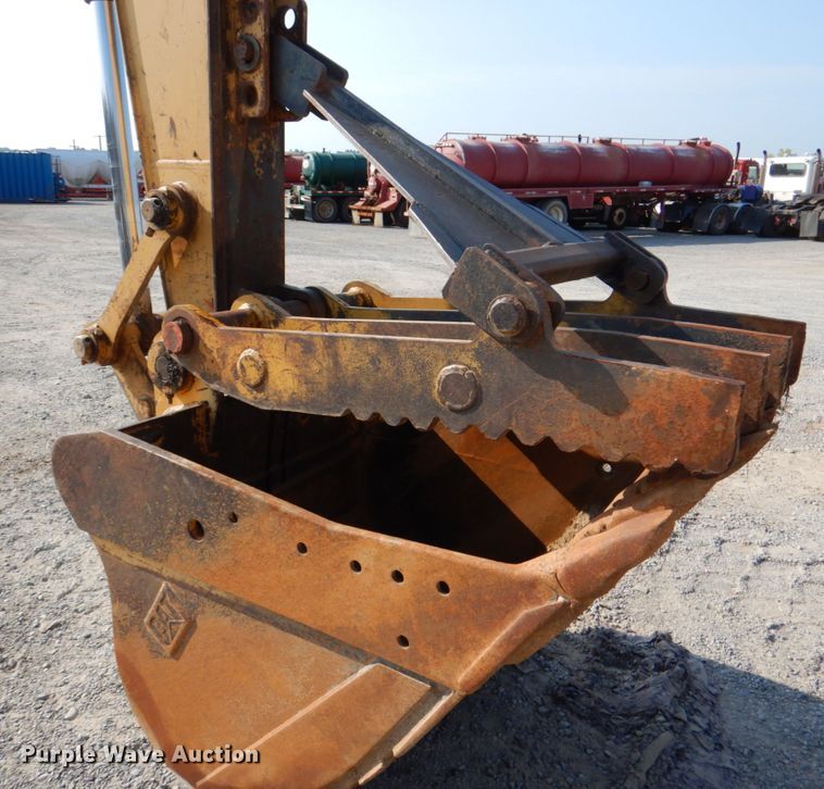 image for item DM3933 2006 Caterpillar 320CL  excavator