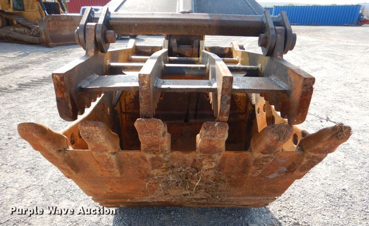 image for item DM3933 2006 Caterpillar 320CL  excavator