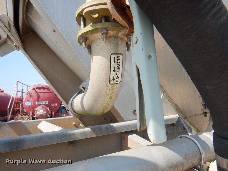 image for item DM3937 2012 Heil Trailer International  pneumatic dry bulk trailer