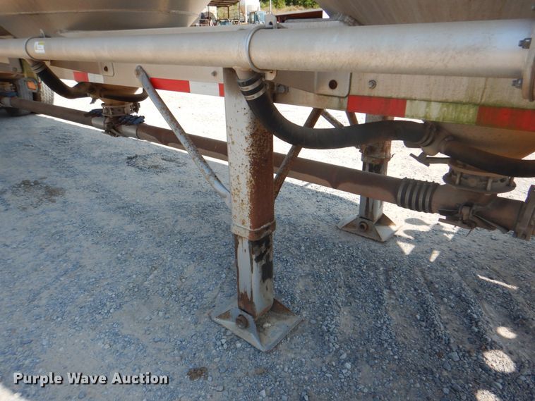 image for item DM3937 2012 Heil Trailer International  pneumatic dry bulk trailer