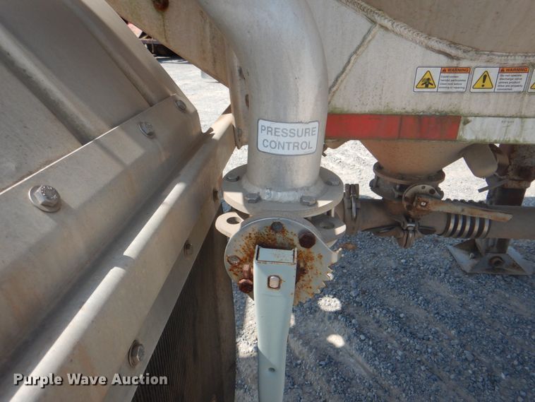 image for item DM3937 2012 Heil Trailer International  pneumatic dry bulk trailer