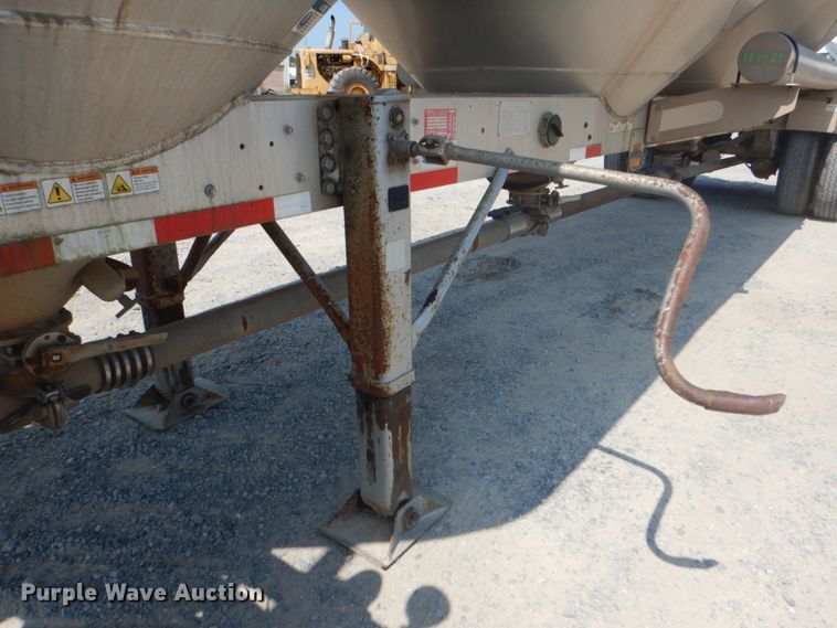 image for item DM3937 2012 Heil Trailer International  pneumatic dry bulk trailer