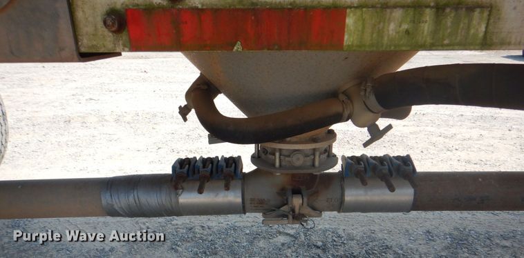 image for item DM3937 2012 Heil Trailer International  pneumatic dry bulk trailer