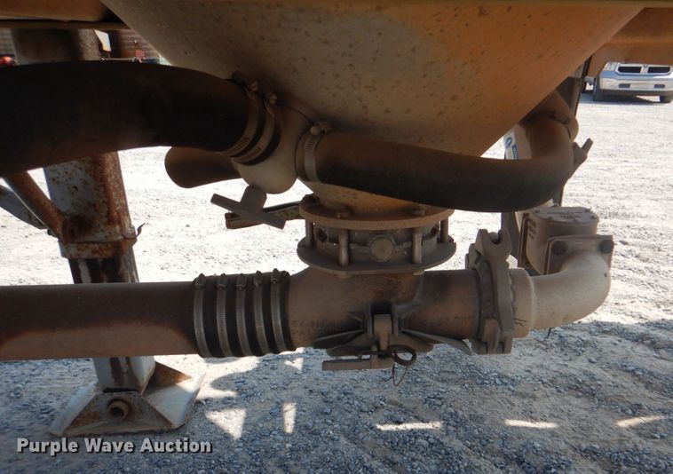 image for item DM3937 2012 Heil Trailer International  pneumatic dry bulk trailer