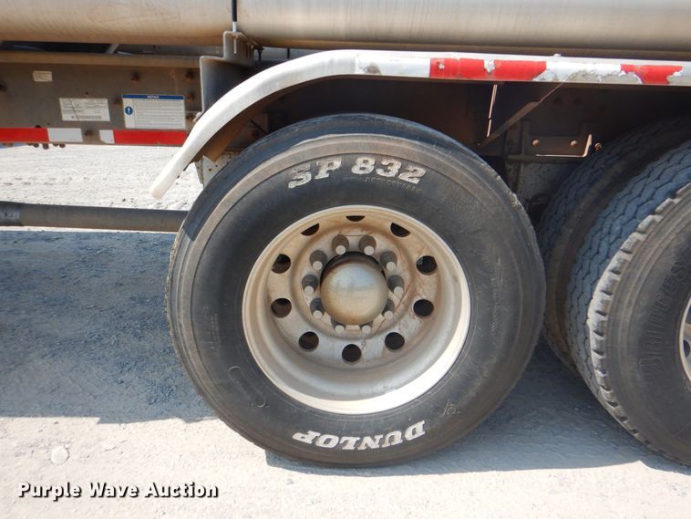 image for item DM3937 2012 Heil Trailer International  pneumatic dry bulk trailer