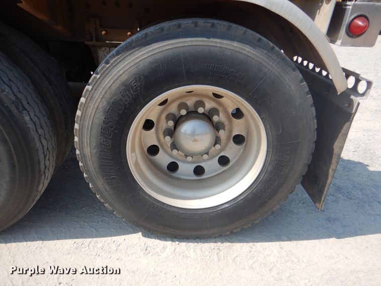 image for item DM3937 2012 Heil Trailer International  pneumatic dry bulk trailer