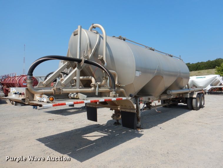 image for item DM3938 2012 Heil Trailer International  pneumatic dry bulk trailer
