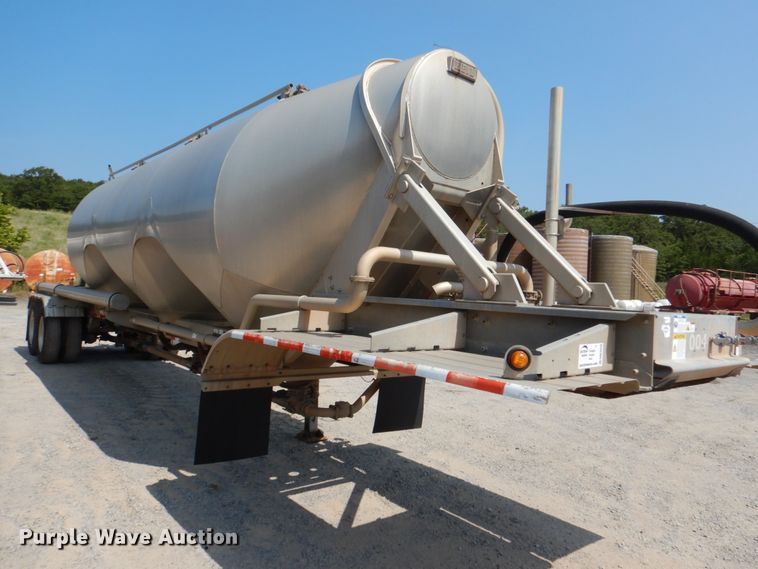 image for item DM3938 2012 Heil Trailer International  pneumatic dry bulk trailer