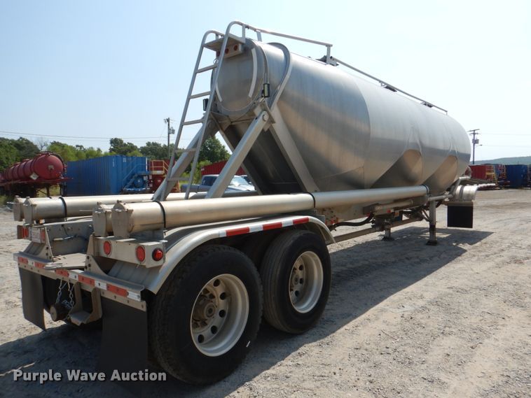 image for item DM3938 2012 Heil Trailer International  pneumatic dry bulk trailer