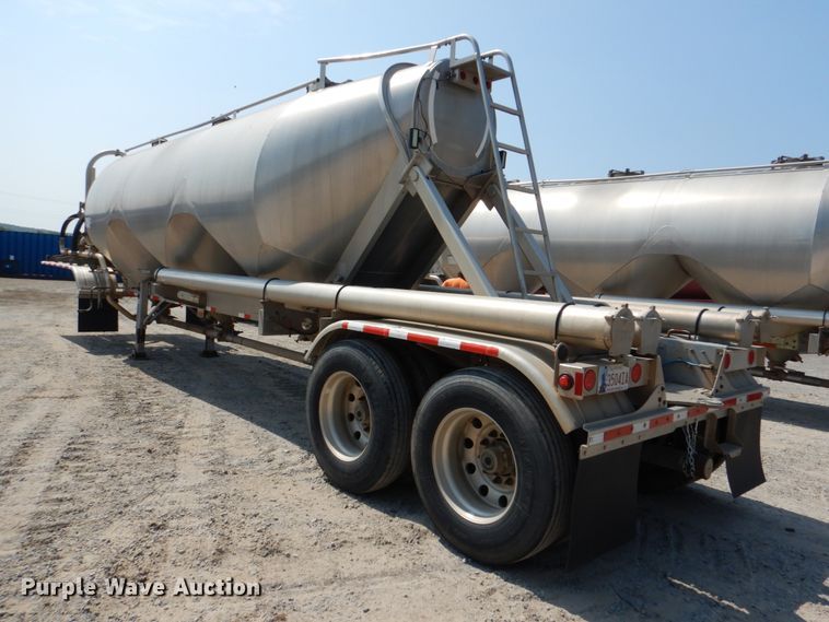image for item DM3938 2012 Heil Trailer International  pneumatic dry bulk trailer