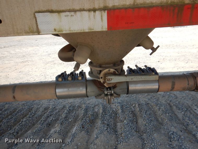 image for item DM3938 2012 Heil Trailer International  pneumatic dry bulk trailer