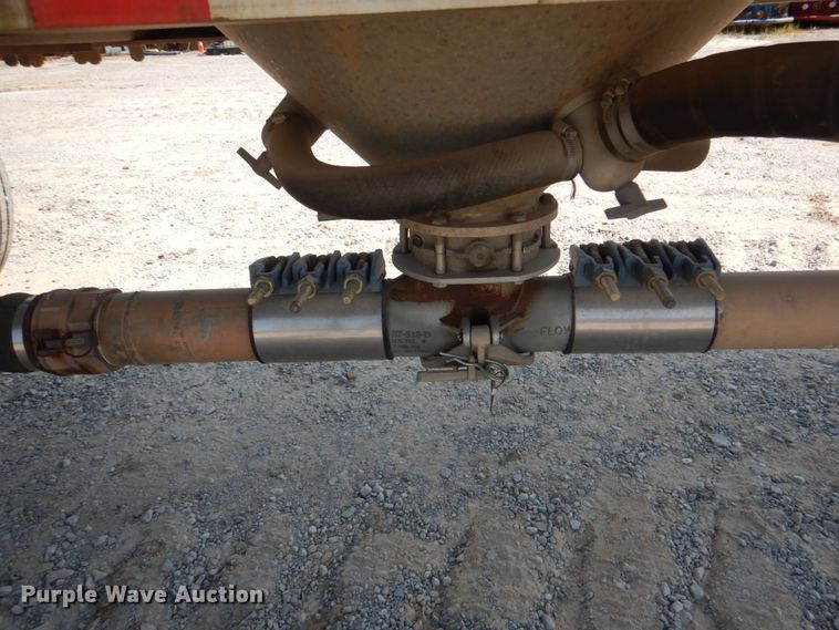 image for item DM3938 2012 Heil Trailer International  pneumatic dry bulk trailer