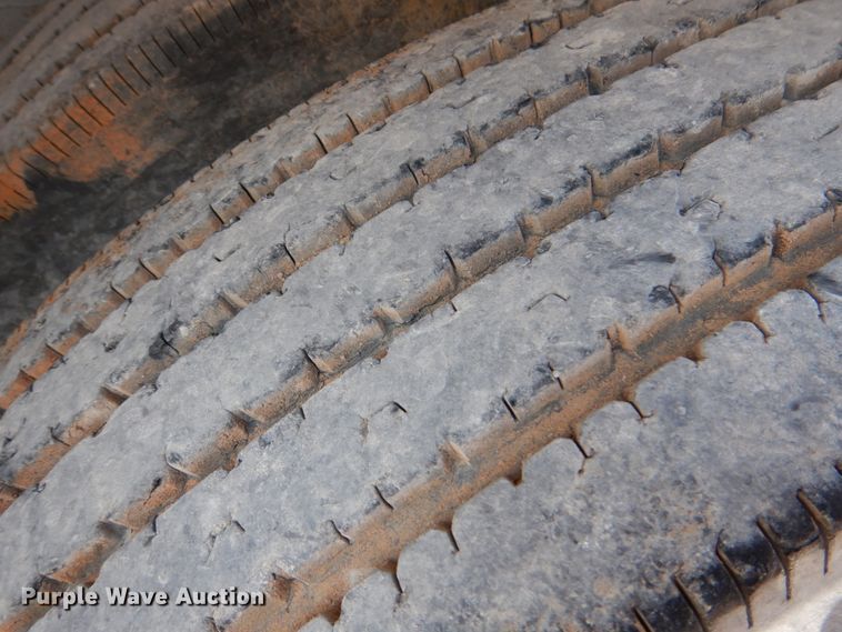 image for item DM3938 2012 Heil Trailer International  pneumatic dry bulk trailer