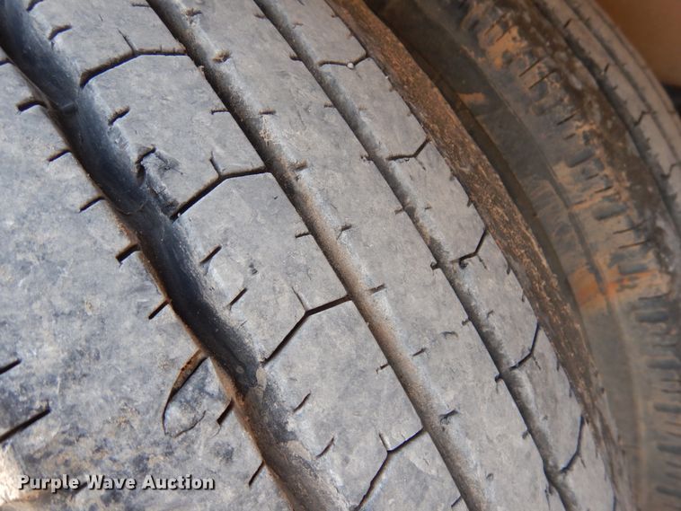 image for item DM3938 2012 Heil Trailer International  pneumatic dry bulk trailer